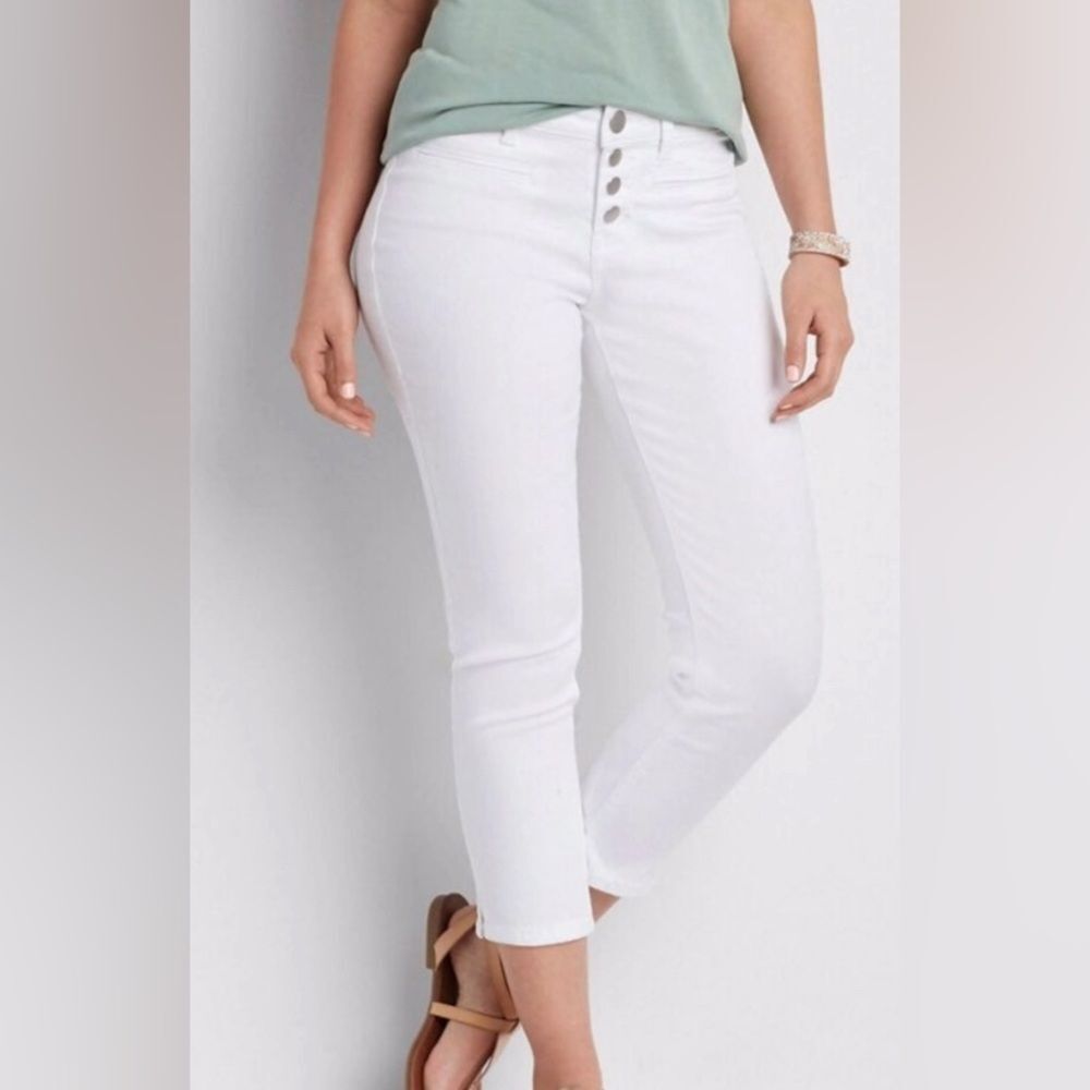 Maurices Women White Cropped Mid Rise Jeans 4 button capri Stretch size 8 CASUAL